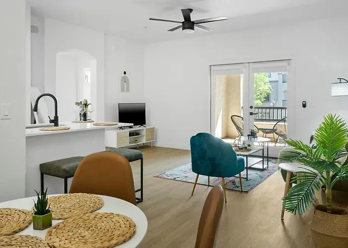 Two Cozysuites With Pool & Jacuzzi 02&09 Glendale
